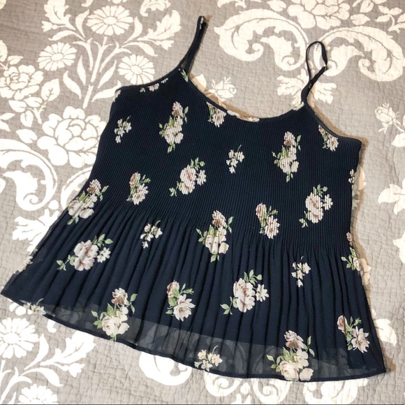 SOLD***Abercrombie & Fitch navy floral ribbed tank - Picture 2 of 10